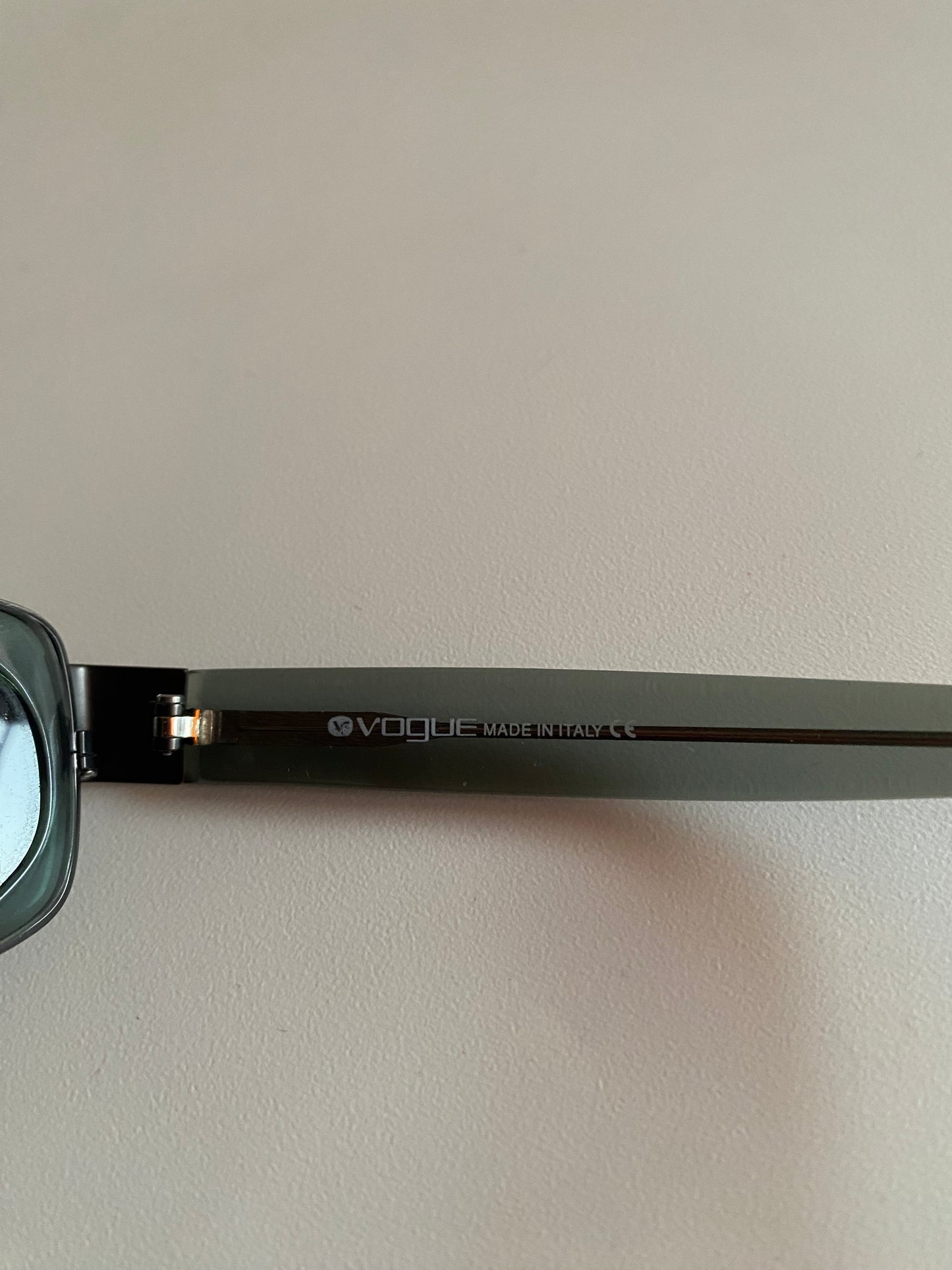 Vintage Vogue Sunglasses model VO 3252-S 522