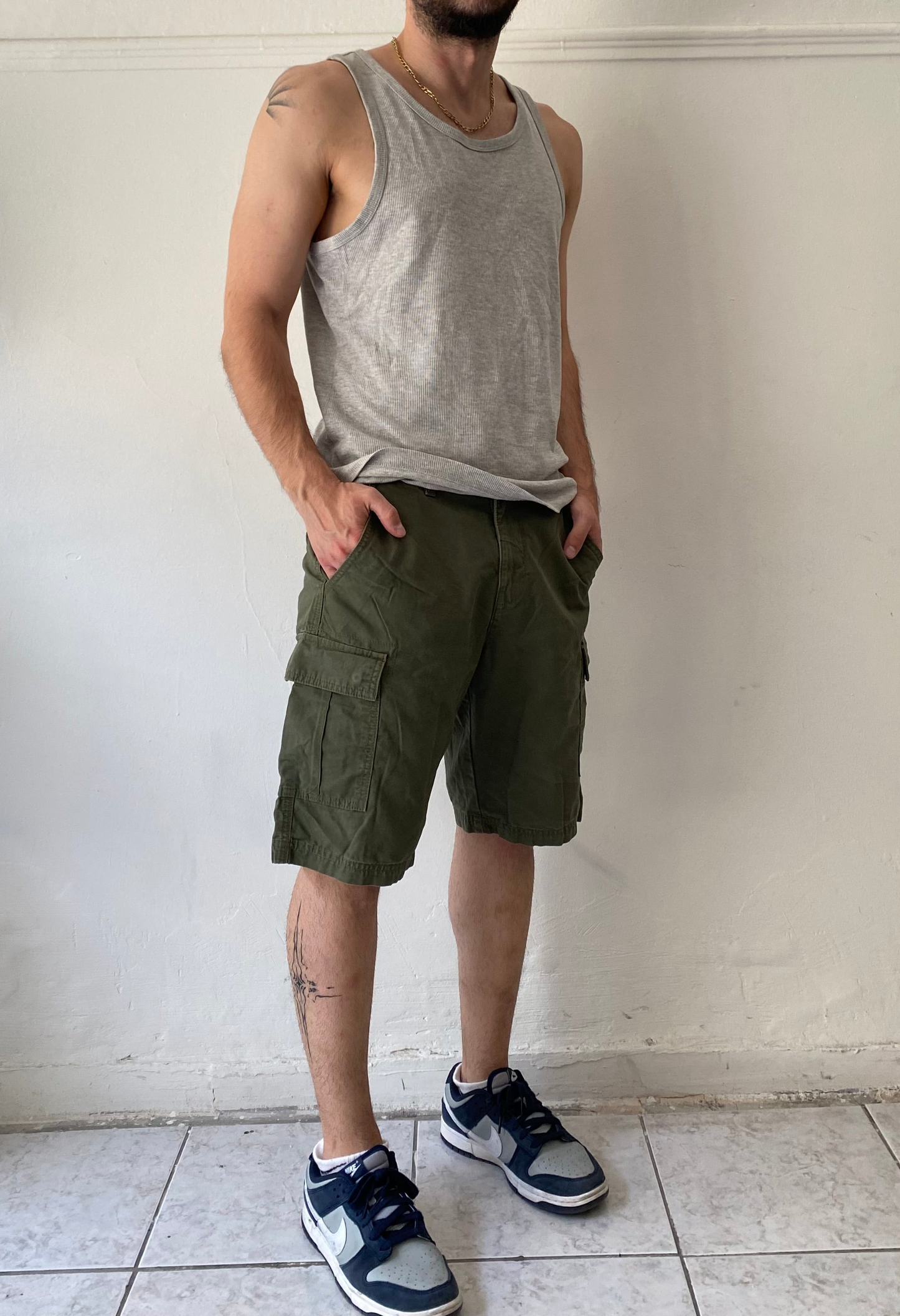Vintage khaki cargo bermuda pants