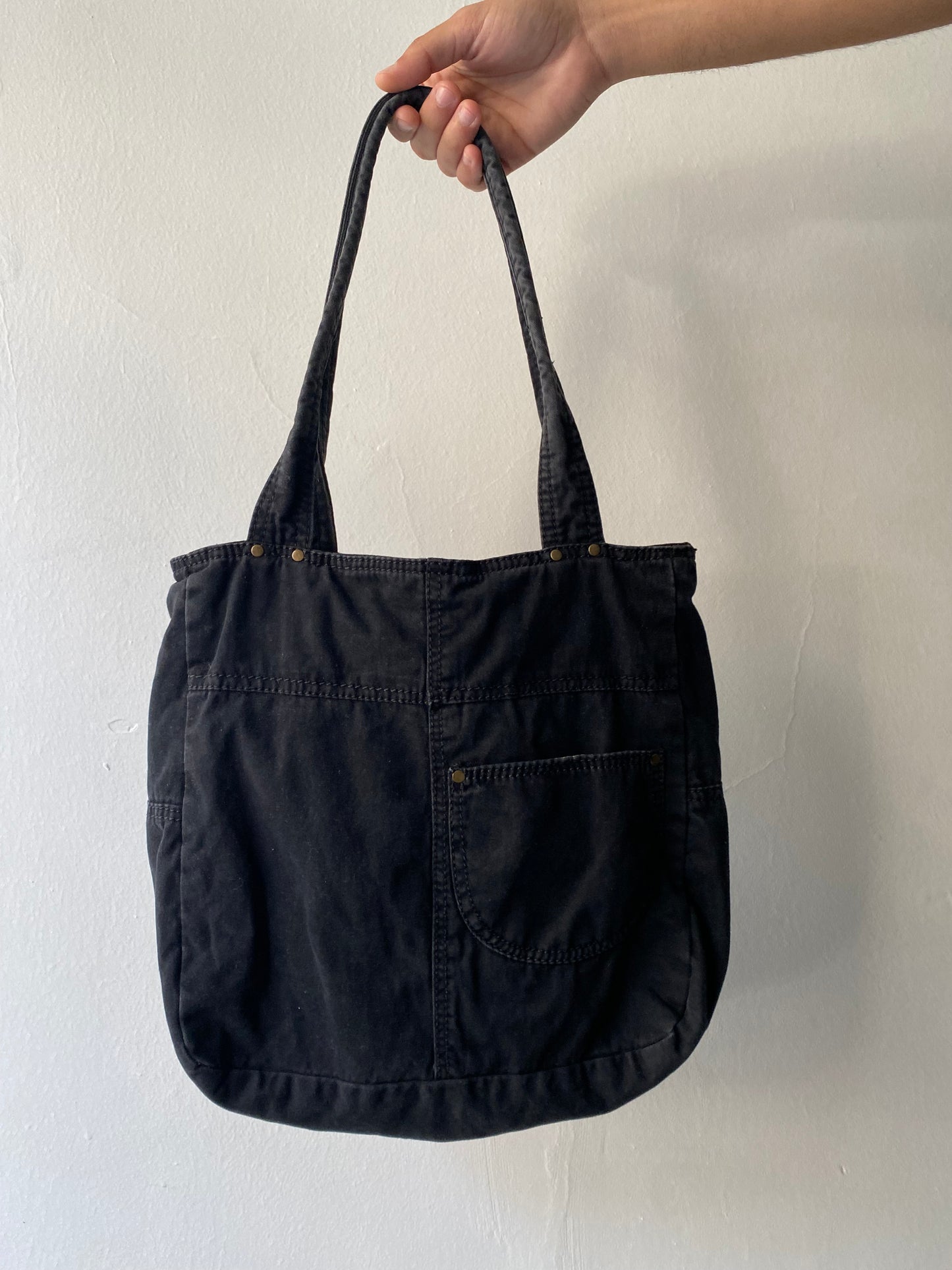 Black cargo tote bag