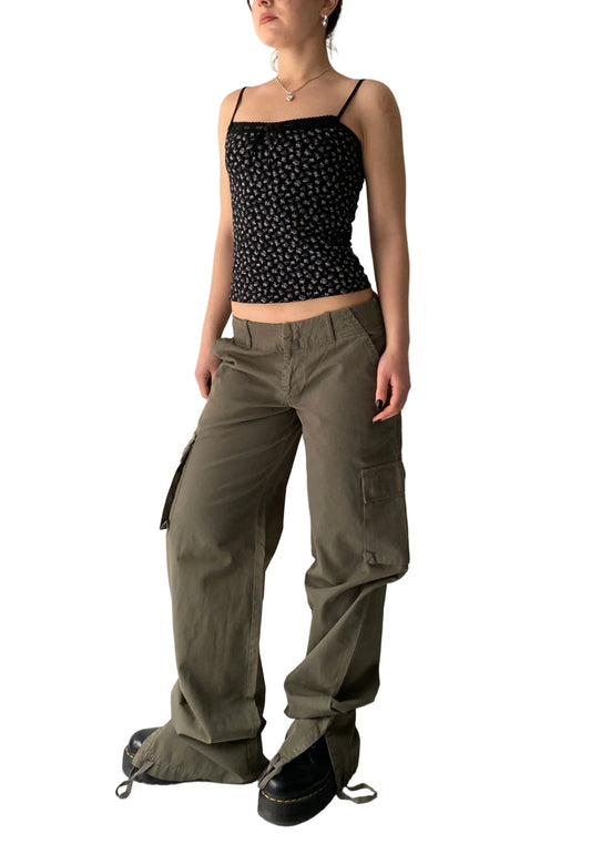 Innuendo’s khaki cotton cargo pants
