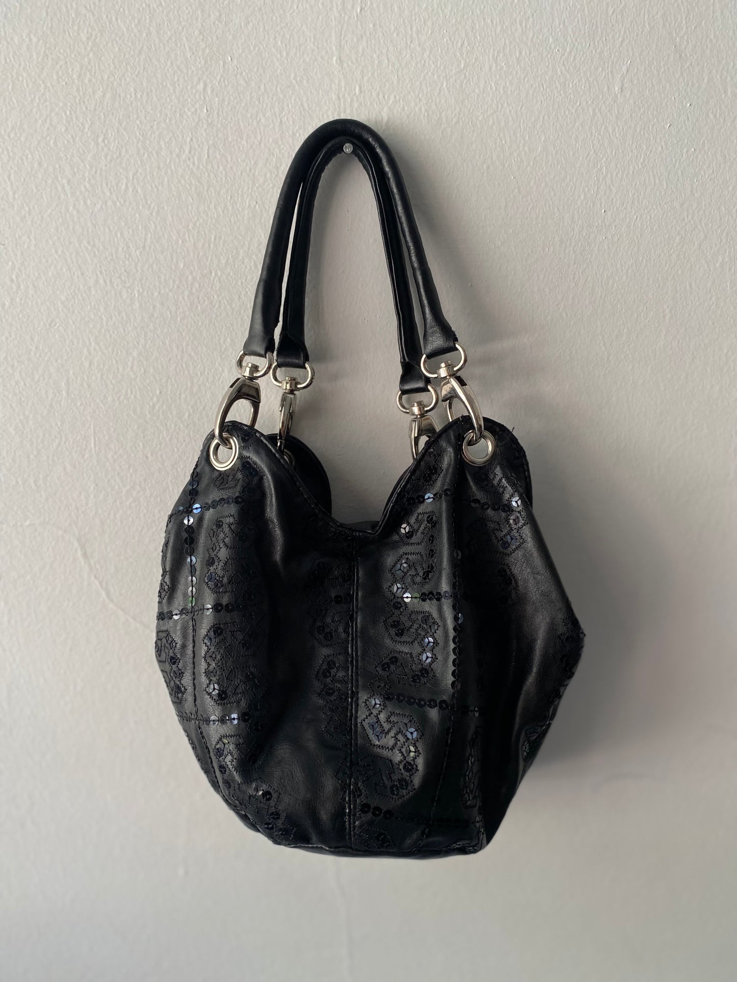 Black sequin hand bag