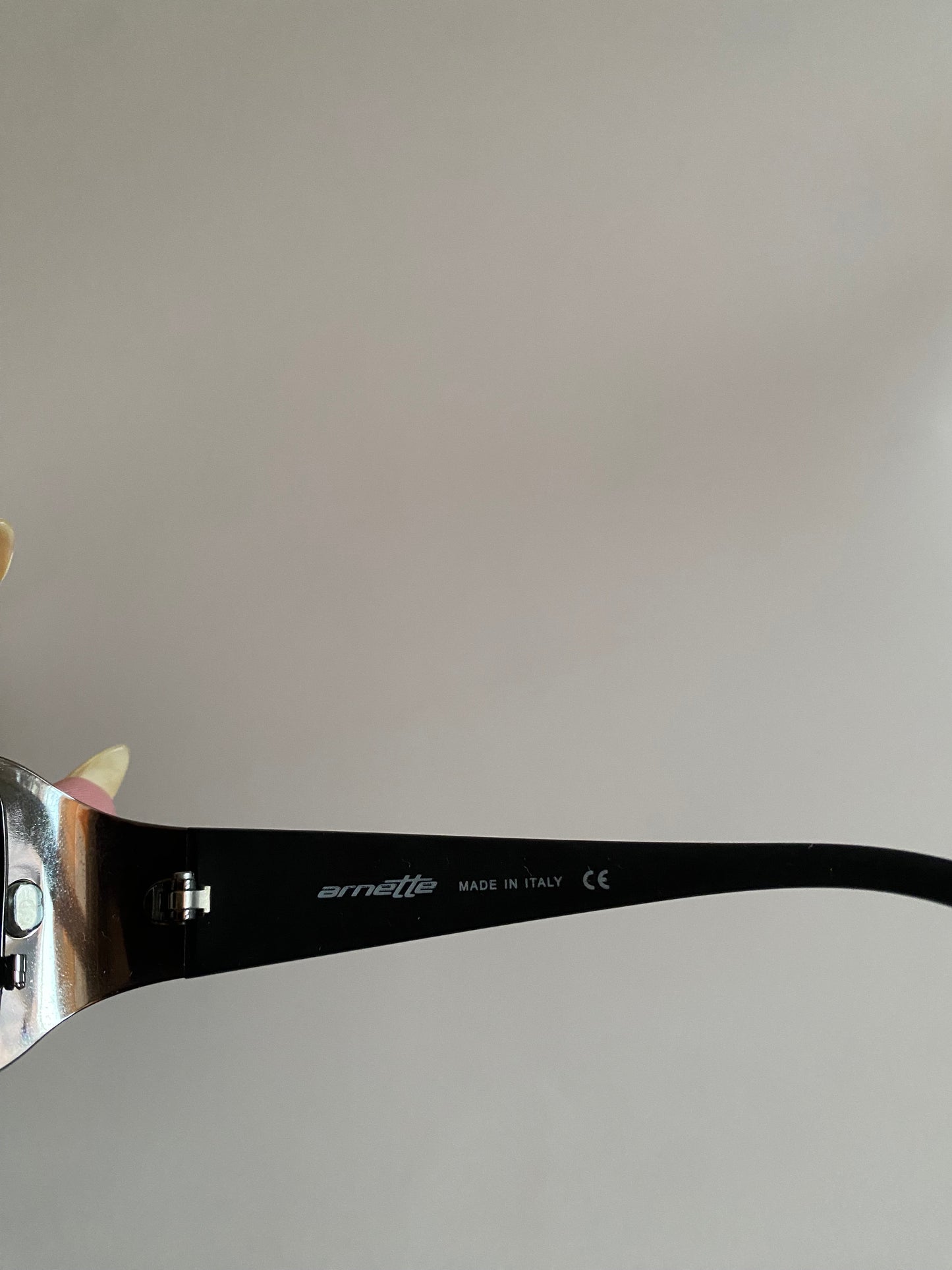 Vintage Arnette Sunglasses model AN 3037 502/87