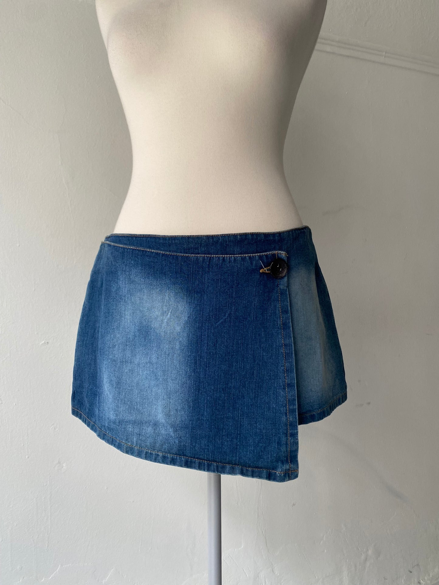 Deadstock y2k denim mini skirt