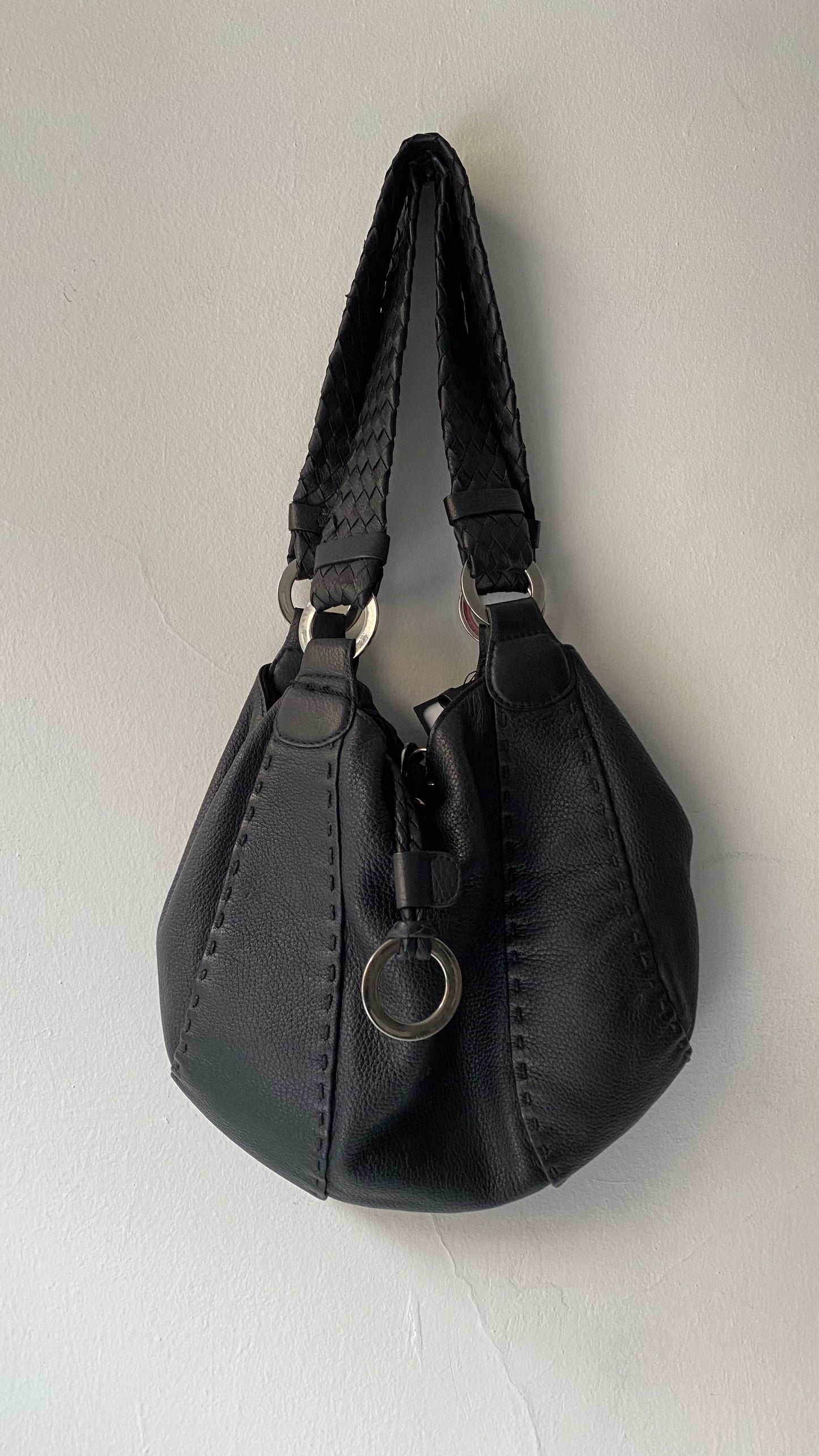 Vintage leather shoulder bag