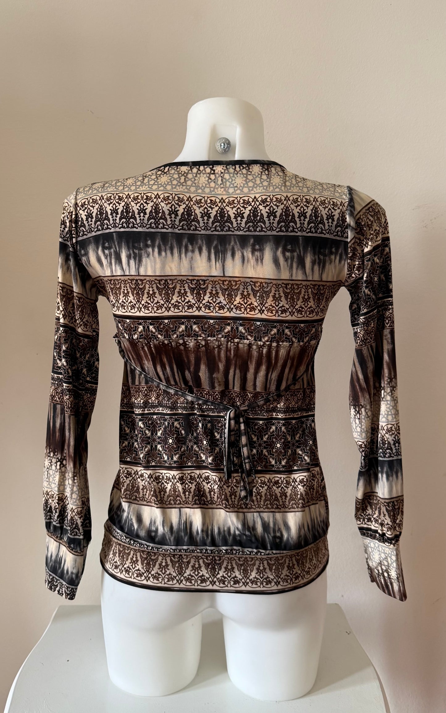 Vintage v neck long sleeve top