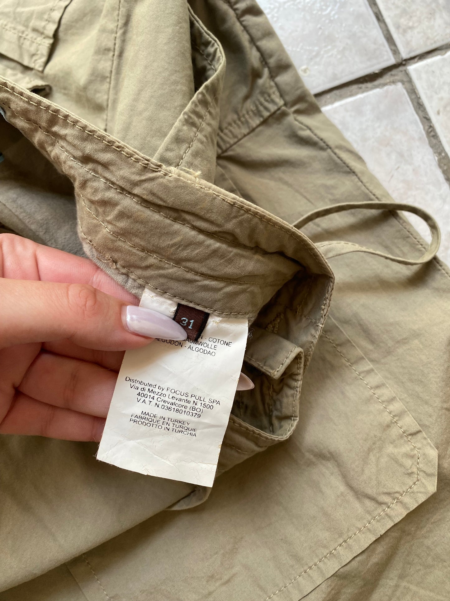 GUESS by Marciano capri pants