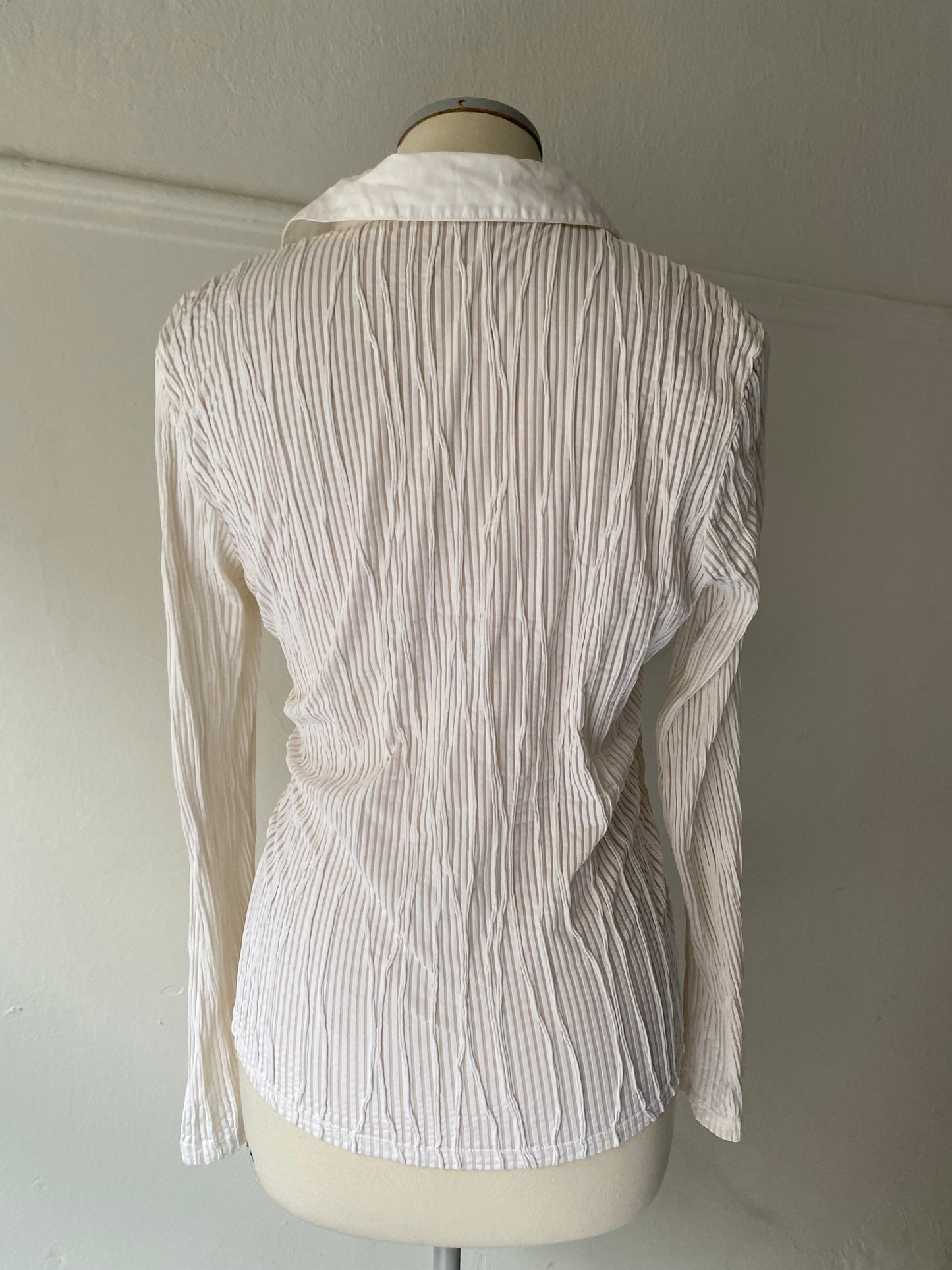 Vintage office siren V neck top