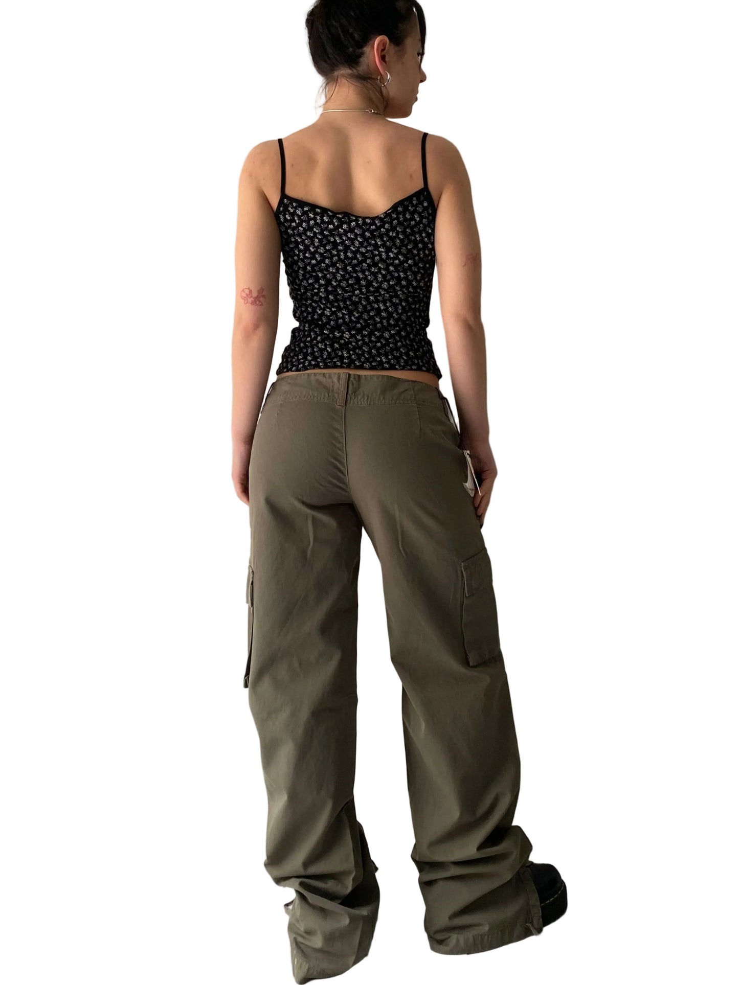 Innuendo’s khaki cotton cargo pants