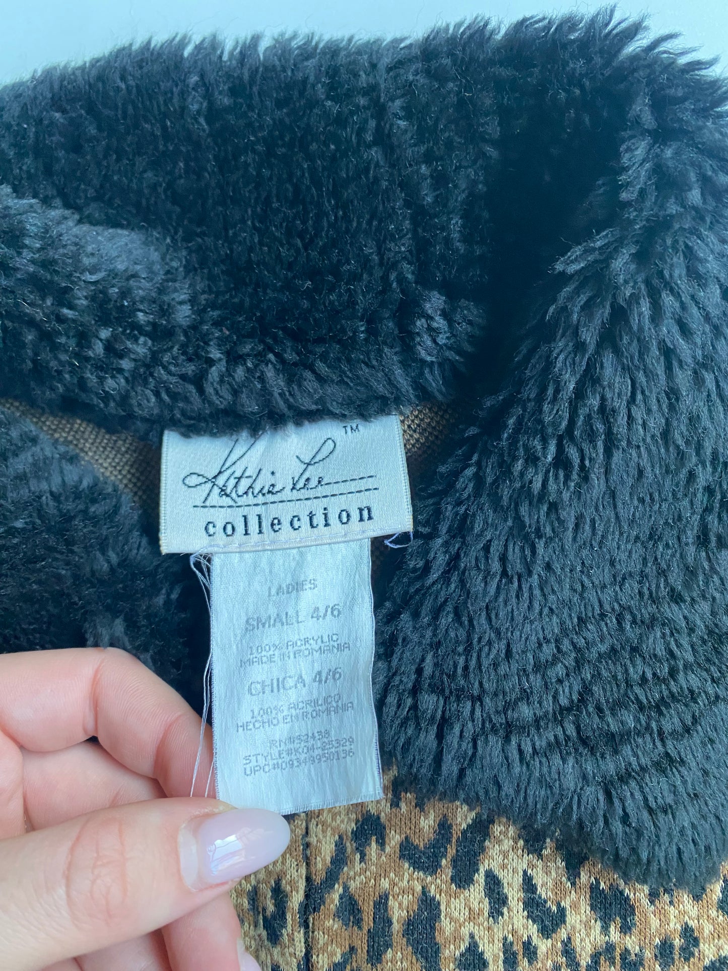 Animal print cropped zip up