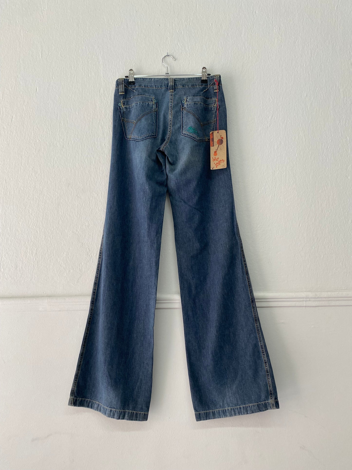 Attrattivo low rise Deadstock jeans