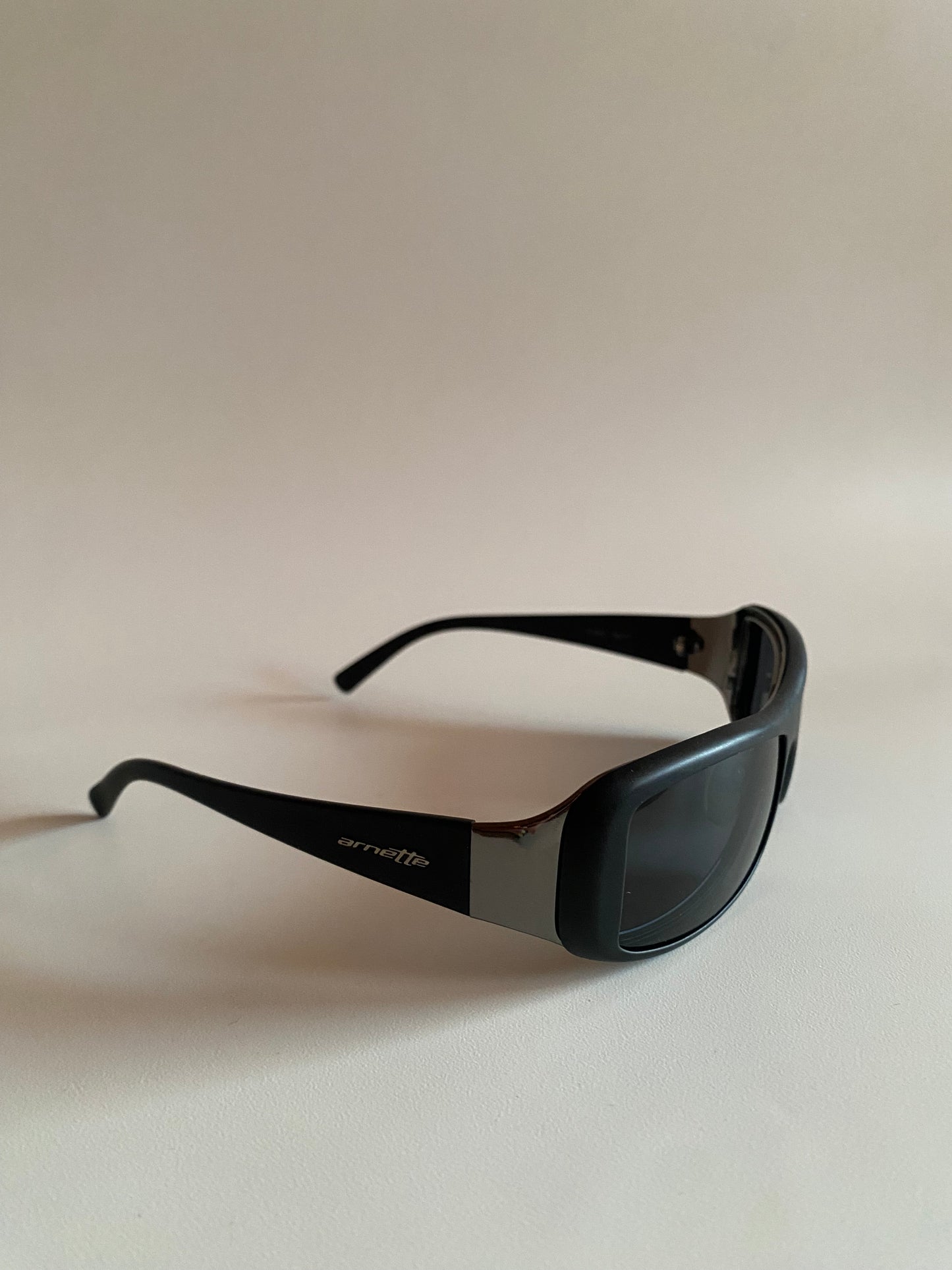 Vintage Arnette Sunglasses model AN 3037 502/87