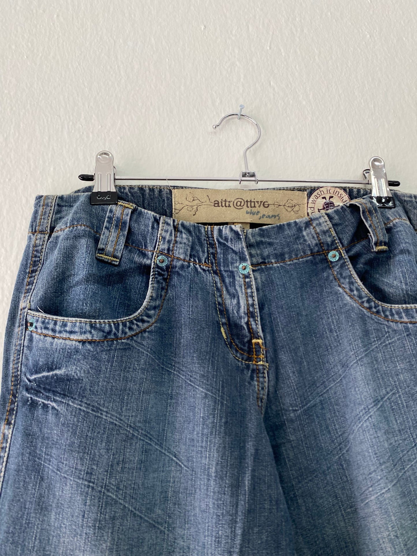 Attrattivo low rise Deadstock jeans