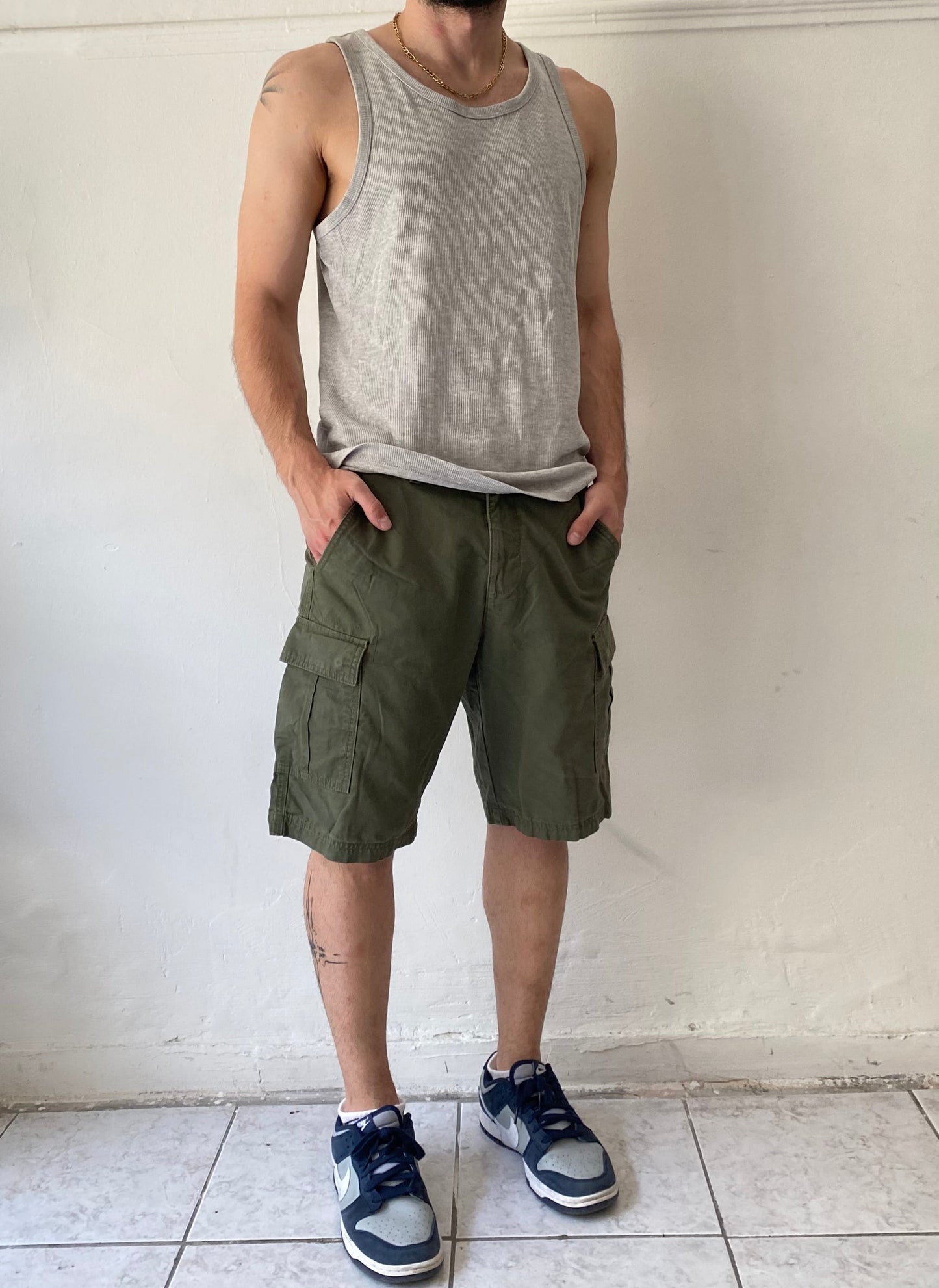 Vintage khaki cargo bermuda pants