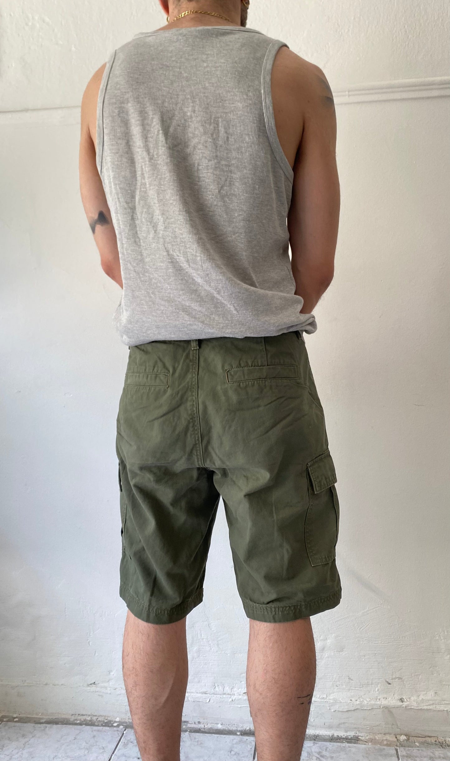 Vintage khaki cargo bermuda pants
