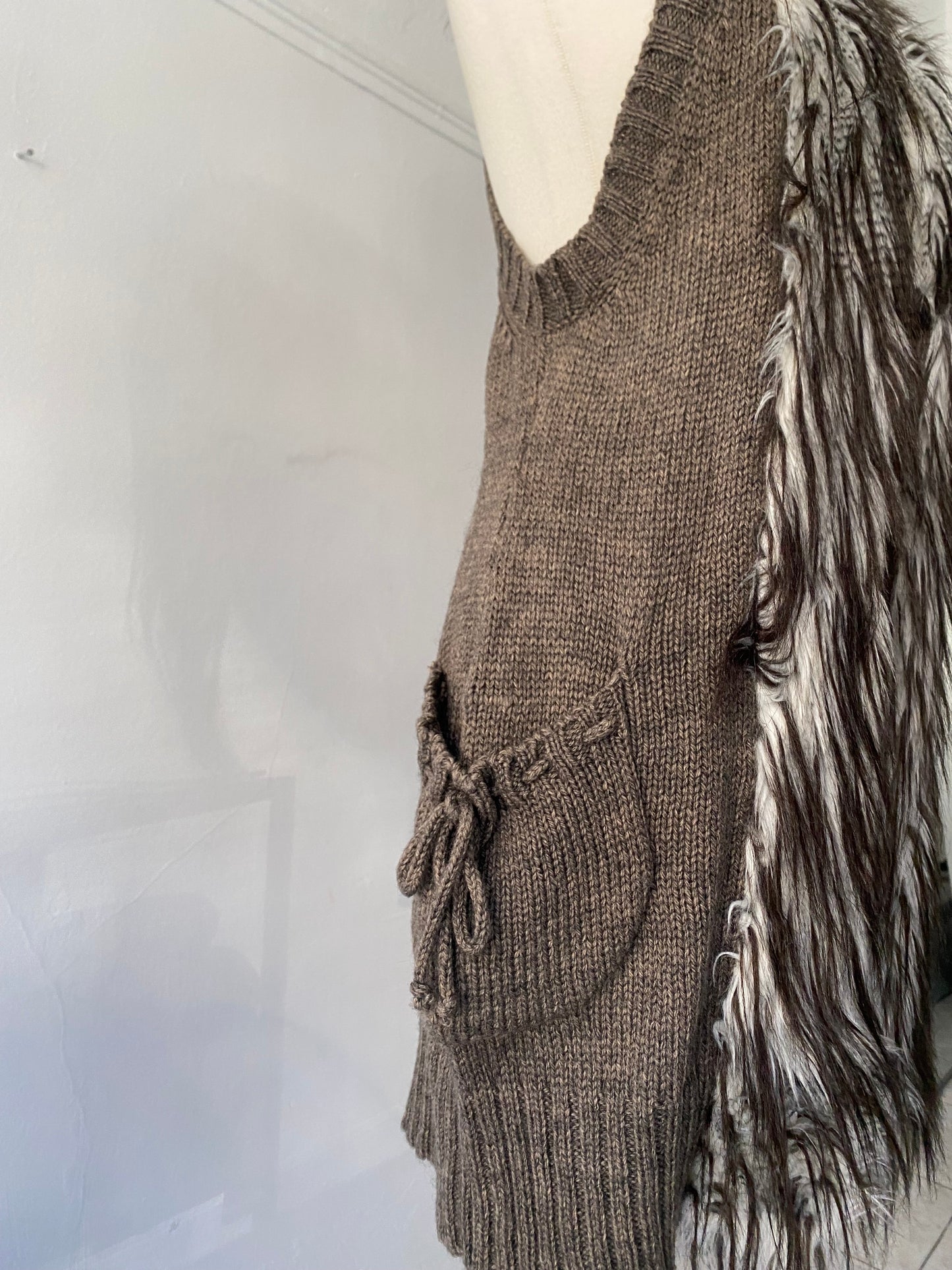 Vintage fur knit vest